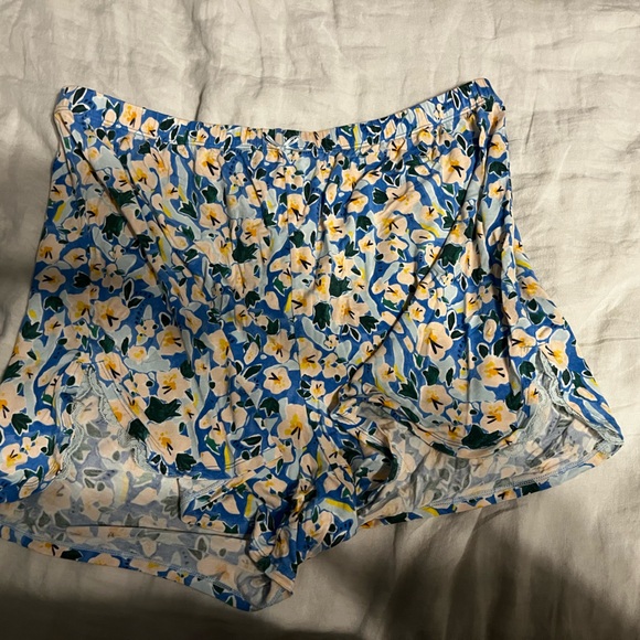 Lace Trim Sleep Cami and Short by Knix - Picture 3 of 6